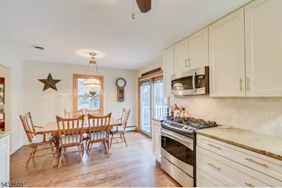 8 Adelphi Ct, Edison, NJ 08837 - Photo 32