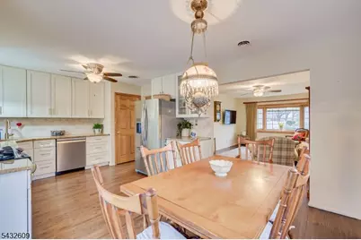 8 Adelphi Ct, Edison, NJ 08837 - Photo 10