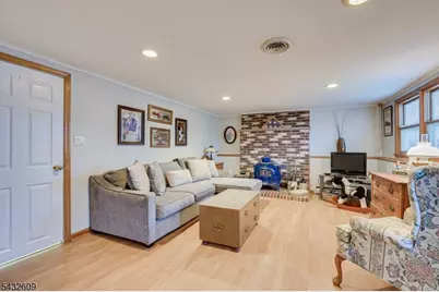 8 Adelphi Ct, Edison, NJ 08837 - Photo 14
