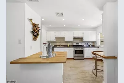 1 Carey Ct, Montclair, NJ 07042 - Photo 10