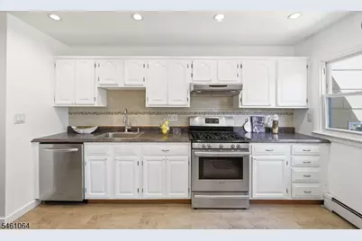 1 Carey Ct, Montclair, NJ 07042 - Photo 12