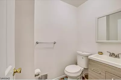 12 Tulip Ct, Edison, NJ 08820 - Photo 18