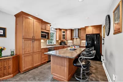 11 Jeffrie Trl, Hanover Township, NJ 07981 - Photo 10