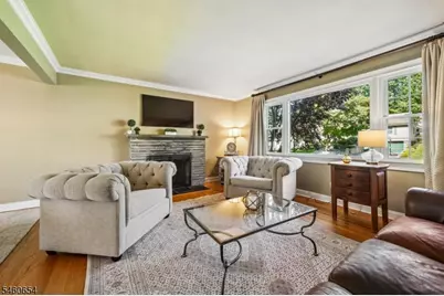 10 Hampton Ter, Livingston, NJ 07039 - Photo 8