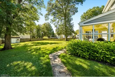 10 Hampton Ter, Livingston, NJ 07039 - Photo 20