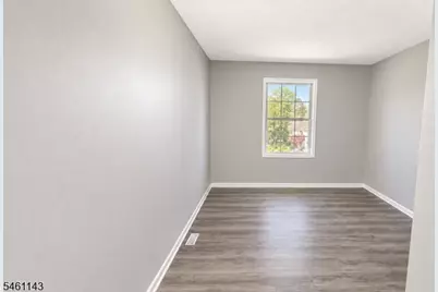 29 Pembrook Ave, North Brunswick Township, NJ 08902 - Photo 8
