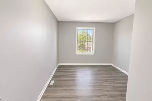 29 Pembrook Ave, North Brunswick Township, NJ 08902 - Photo 8