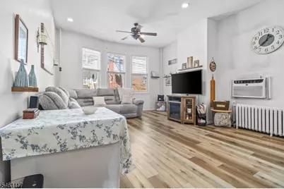 6722 Jackson St, Guttenberg, NJ 07093 - Photo 4