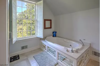 60 Potterstown Rd, Tewksbury Township, NJ 08833 - Photo 24