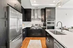250 Henley Pl, Weehawken Twp., NJ 07086 - Photo 10