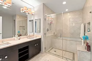 250 Henley Pl, Weehawken Twp., NJ 07086 - Photo 28