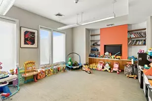 250 Henley Pl, Weehawken Twp., NJ 07086 - Photo 42