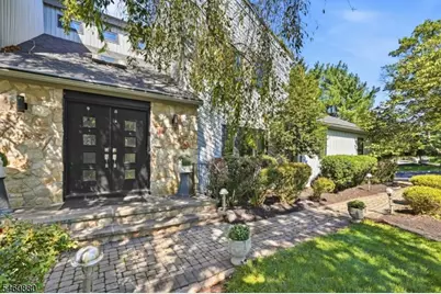 2 Sweet Briar Ct, Montgomery Township, NJ 08502 - Photo 4