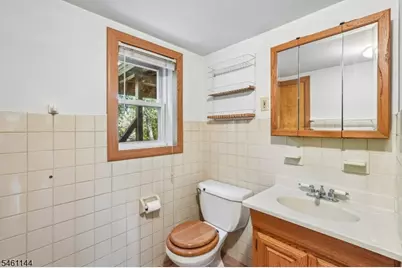 107 Glenside Trl, Byram Township, NJ 07871 - Photo 18