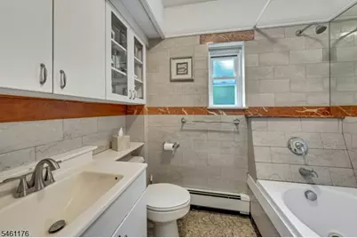 444 Riverside Ave, Lyndhurst Township, NJ 07071 - Photo 8