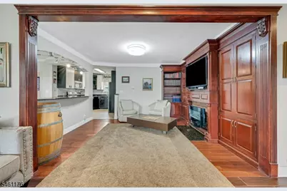 444 Riverside Ave, Lyndhurst Township, NJ 07071 - Photo 4