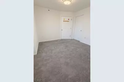 524 Great Beds Ct, Perth Amboy, NJ 08861 - Photo 6