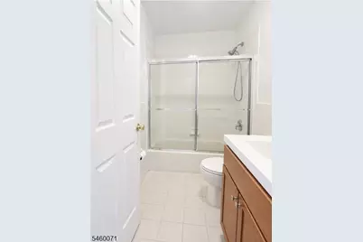 524 Great Beds Ct, Perth Amboy, NJ 08861 - Photo 10
