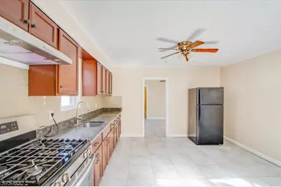 37 Newark Pompton Tpke, Little Falls Township, NJ 07424 - Photo 18