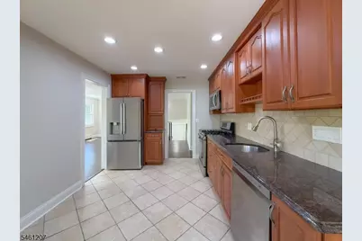 8 Woodland Dr, Washington Township, NJ 07853 - Photo 10