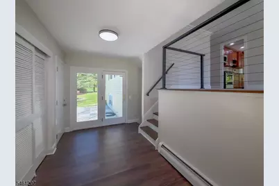 8 Woodland Dr, Washington Township, NJ 07853 - Photo 6