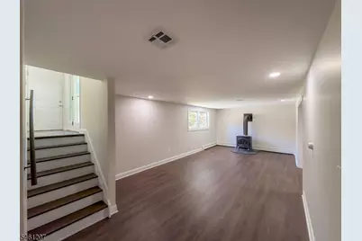 8 Woodland Dr, Washington Township, NJ 07853 - Photo 18