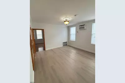 23 Lindsley Pl, East Orange, NJ 07018 - Photo 4