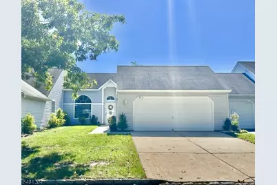 589B Madison Dr, Monroe Township, NJ 08831 - Photo 2