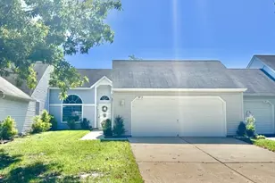 589B Madison Dr, Monroe Township, NJ 08831 - Photo 2