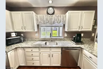 589B Madison Dr, Monroe Township, NJ 08831 - Photo 14