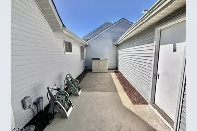 589B Madison Dr, Monroe Township, NJ 08831 - Photo 4
