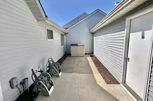 589B Madison Dr, Monroe Township, NJ 08831 - Photo 4