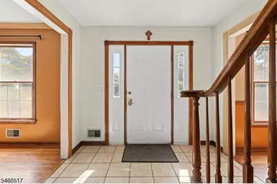 22 Ditmars Cir, Hillsborough Township, NJ 08844 - Photo 4