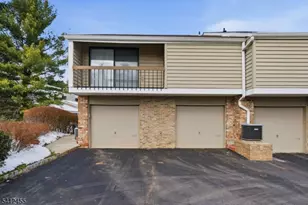 160 Overlook Dr, Union Township, NJ 08809 - Photo 2