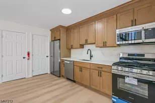 102 Kingsberry Dr, Franklin Township, NJ 08873 - Photo 12