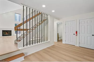 102 Kingsberry Dr, Franklin Township, NJ 08873 - Photo 10