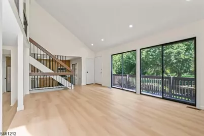102 Kingsberry Dr, Franklin Township, NJ 08873 - Photo 6