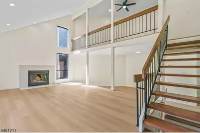 102 Kingsberry Dr, Franklin Township, NJ 08873 - Photo 4