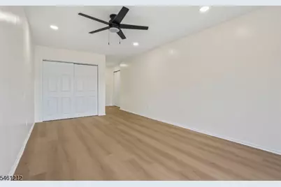 102 Kingsberry Dr, Franklin Township, NJ 08873 - Photo 22