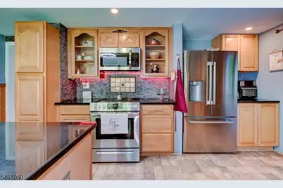 195 Millbrook Ave, Randolph Township, NJ 07869 - Photo 10