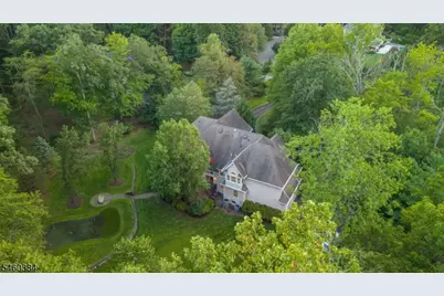 16 Trinity Pl, Warren Township, NJ 07059 - Photo 1