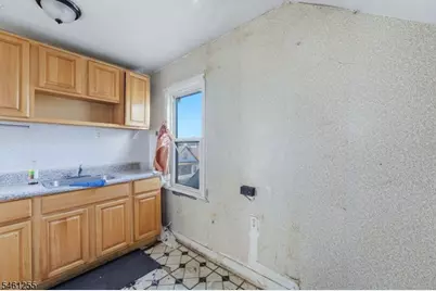 490 E 27th St, Paterson, NJ 07514 - Photo 30