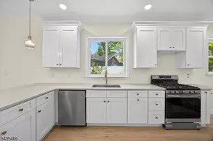 35 Stanhope Rd, Sparta Township, NJ 07871 - Photo 18