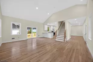 35 Stanhope Rd, Sparta Township, NJ 07871 - Photo 2