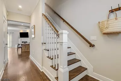 6 Clover Court, Berkeley Heights Township, NJ 07922 - Photo 4