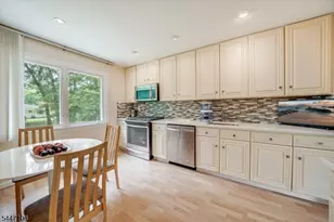 57 Robbins Ave, Berkeley Heights Township, NJ 07922 - Photo 18
