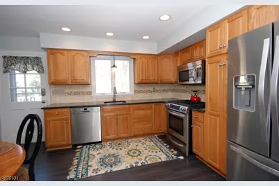 16 Deerfield Rd, New Providence, NJ 07974 - Photo 4