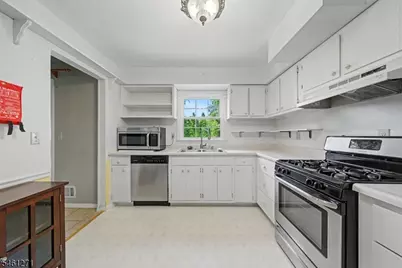 2 Arlyn Ln, Randolph Township, NJ 07869 - Photo 12