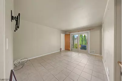 2 Arlyn Ln, Randolph Township, NJ 07869 - Photo 4