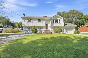 7 Paradise Trail, Vernon Twp., NJ 07460 - Photo 2